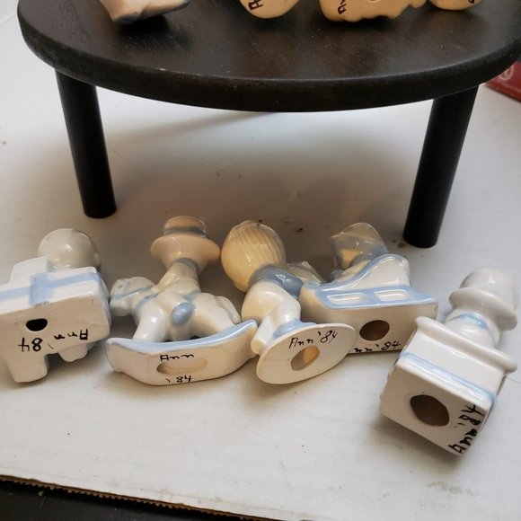 Porcelain child figures winter themed - Picture 12 of 12